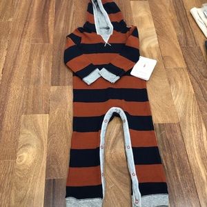 NWT burt’s bees baby rompers. 18m.